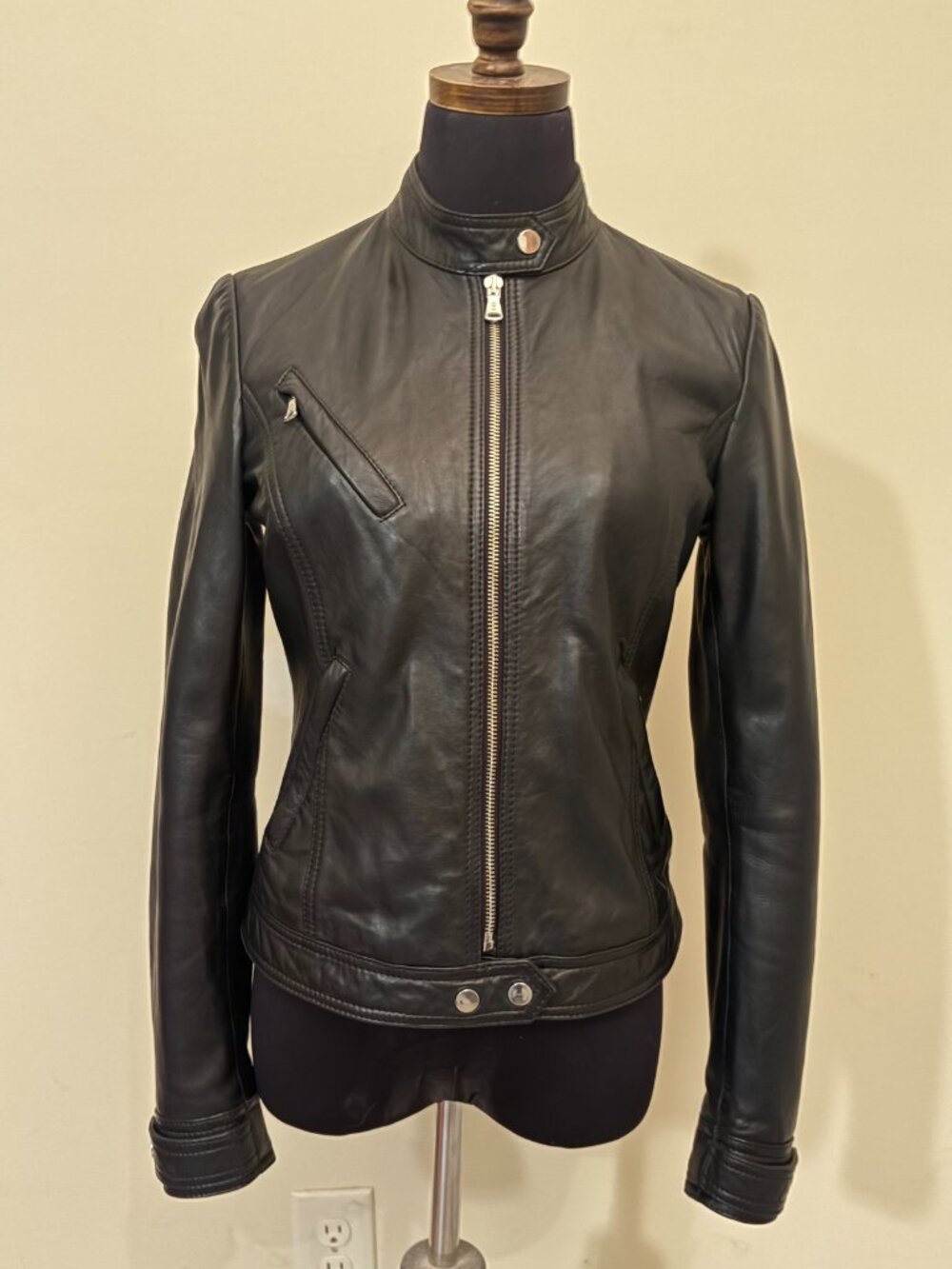 Massimo Dutti Black Nappa Leather Jacket with Topstitching LIKE NEW Size Small